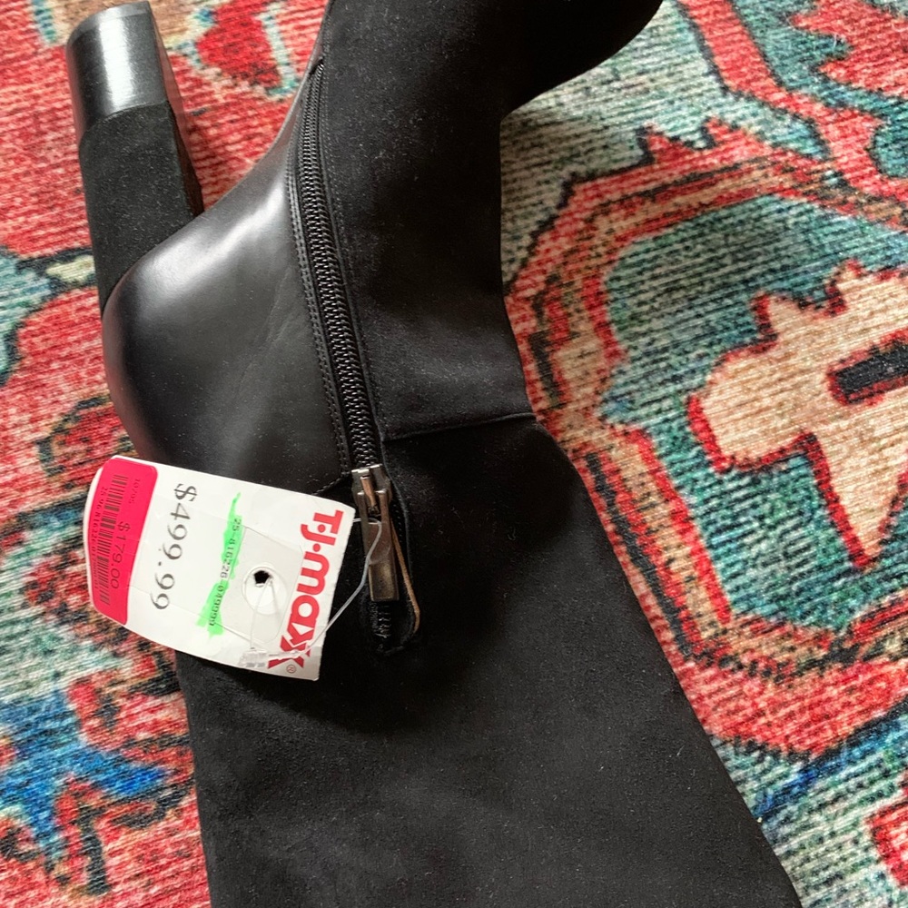 Aquatalia Size 5M Italian made suede stack heel boots